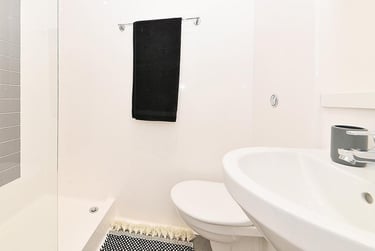 1 bed flat, Raleigh Street, City Centre, Plymouth, PL11ET - Image 4